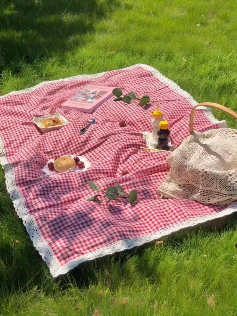 1pc Charming Red & White Plaid Rectangular Picnic Blanket - Wedding Season, Holiday Season Woven Viscose Tablecloth With Lace Trim, Suitable For Winter Camping, Beach Outings And Photography Background, Picnic Accessory (Not Waterproof)